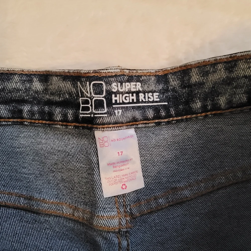 NWT Super High Rise Straight Curvy fit Jeans‎